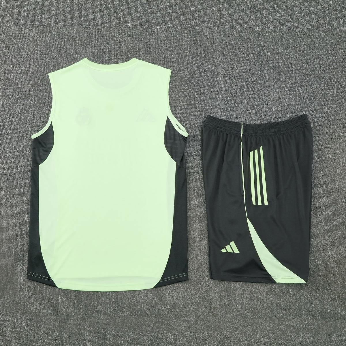 Kit Infantil Real Madrid 25/26 Conjunto Unissex