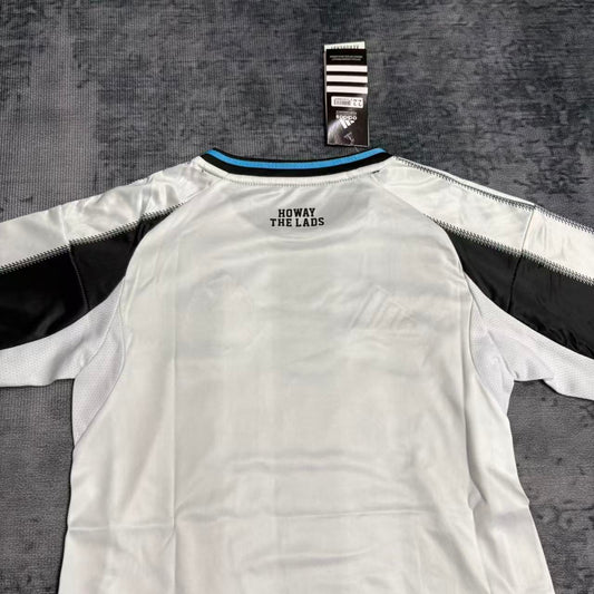 Kit Infantil Newcastle United FC 25/26 Conjunto Unissex