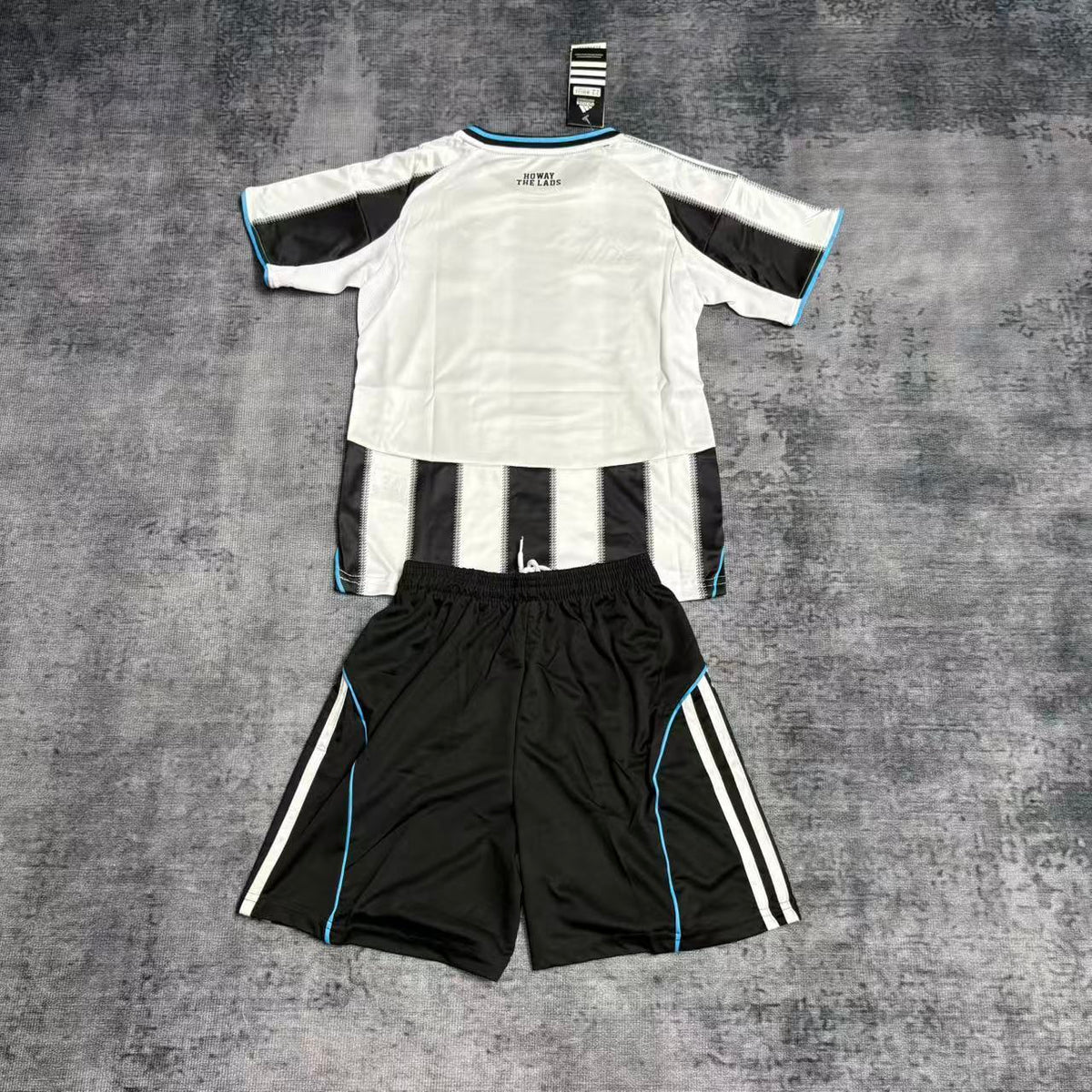 Kit Infantil Newcastle United FC 25/26 Conjunto Unissex