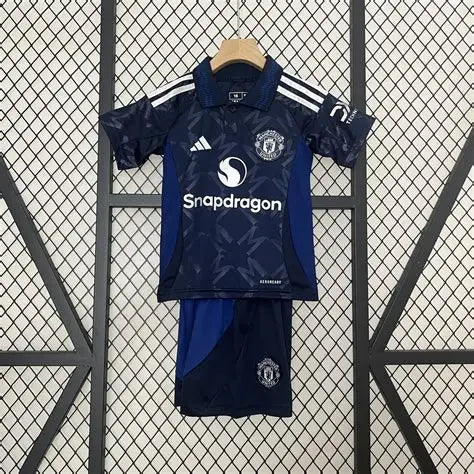 Kit Infantil Manchester United Reserva 24/25