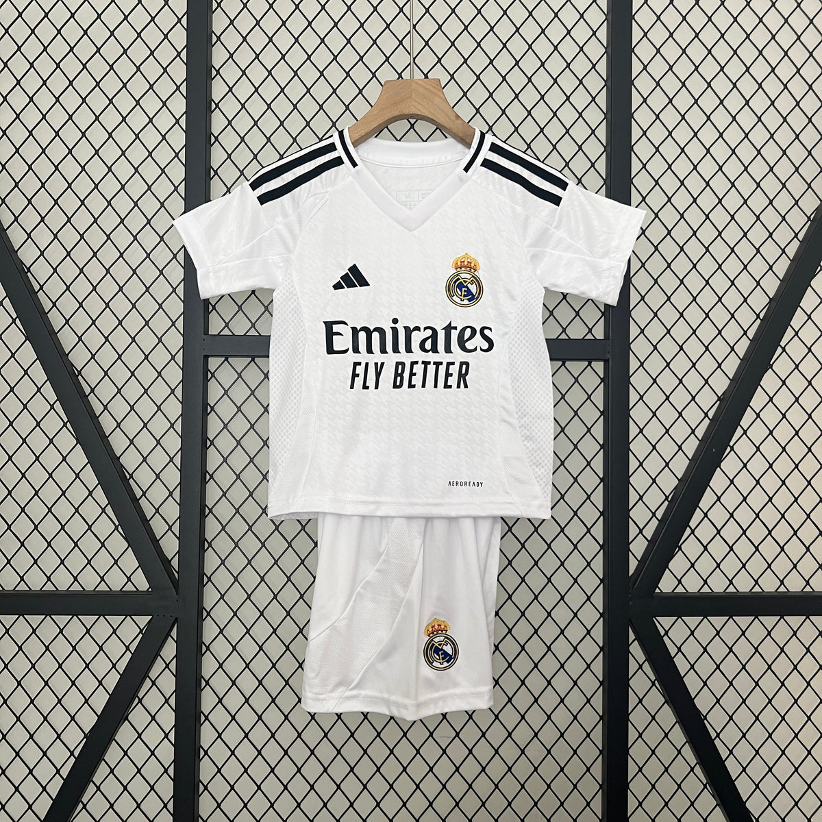 Kit Infantil Real Madrid 24/25 Conjunto Unissex