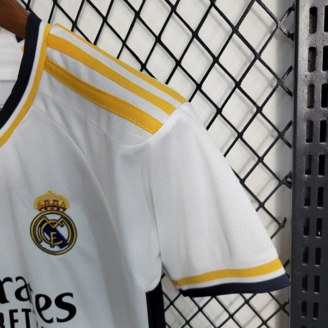 Kit Infantil Real Madrid 23/24 Conjunto Unissex