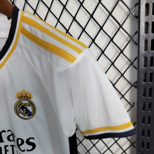Kit Infantil Real Madrid 23/24 Conjunto Unissex